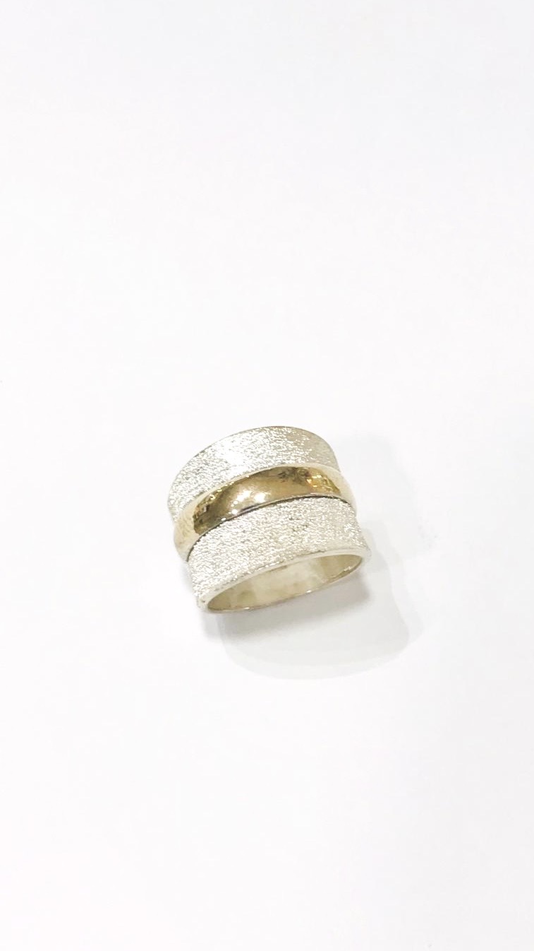 315a0a39-498a-48ad-a741-67e1a7517392