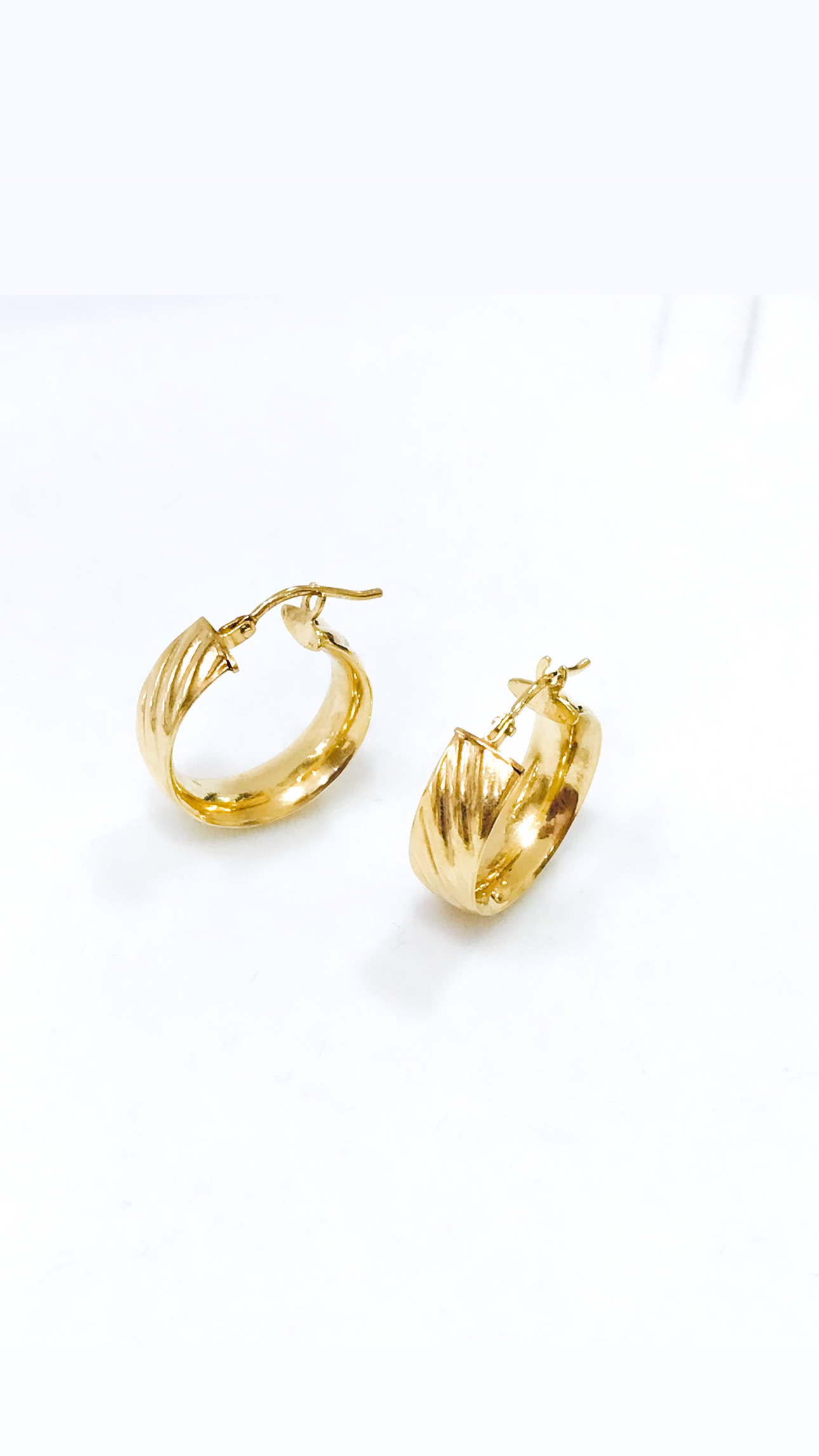 8481DFB1-94CF-400F-A270-A62BA059FFE0